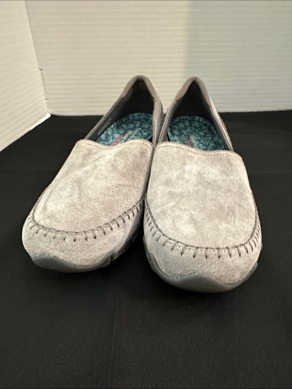 Skechers Memory Foam Gray Suede Slip-On Women's Loafers Size 11 - Picture 8 of 12